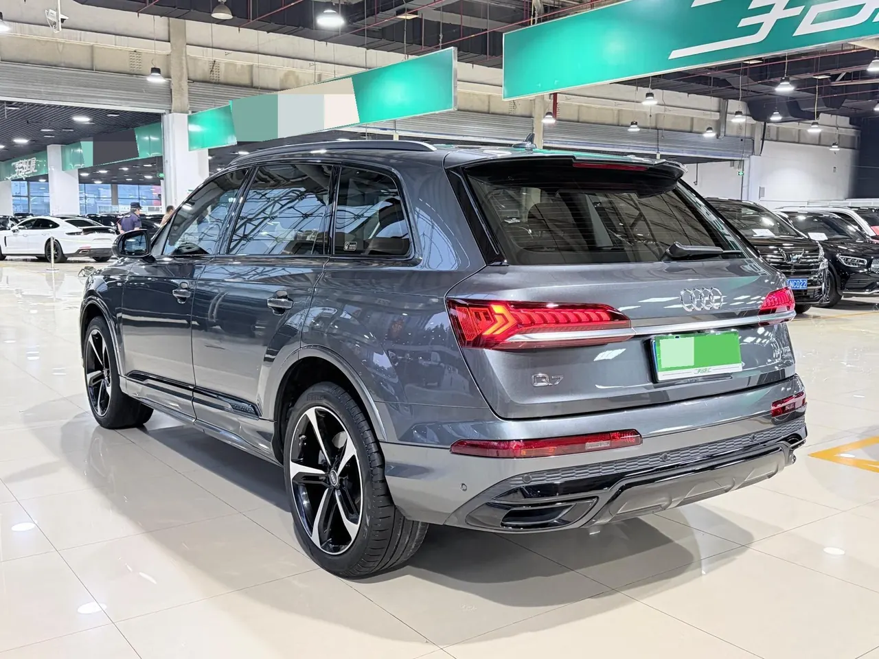 Audi Q7 (Imported) 2020 Q7 48V 3.0TFSI 55TFSI Quattro Black Samurai Exclusive Edition Automatic Gear 13