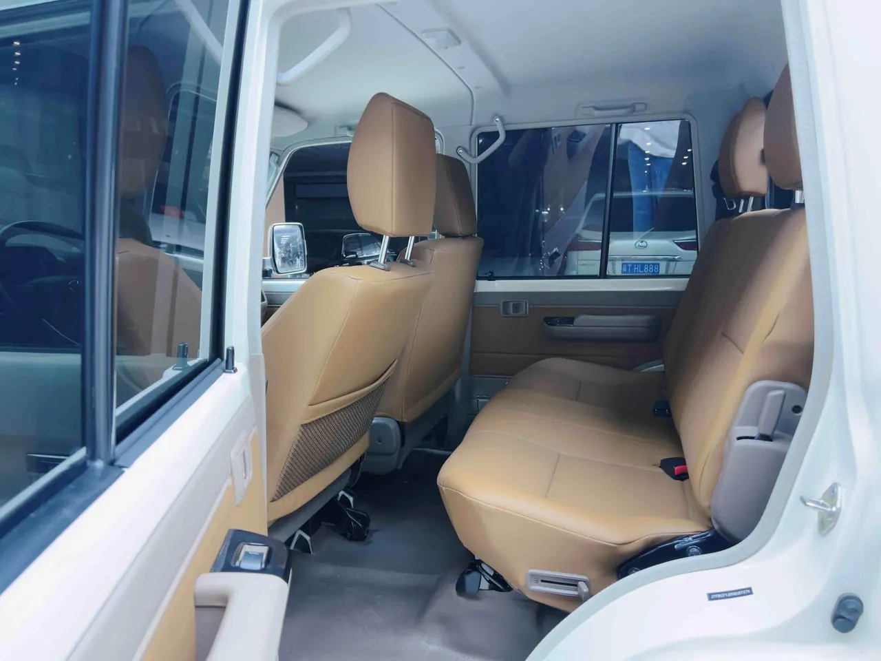 Toyota Land Cruiser (Imported) 2020 Land Cruiser 4.0 STD Middle East Manual 3