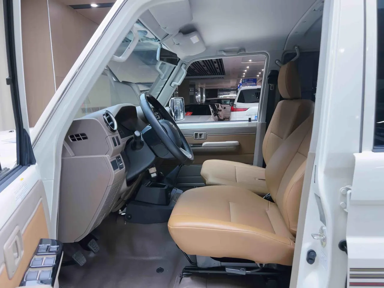 Toyota Land Cruiser (Imported) 2020 Land Cruiser 4.0 STD Middle East Manual 4