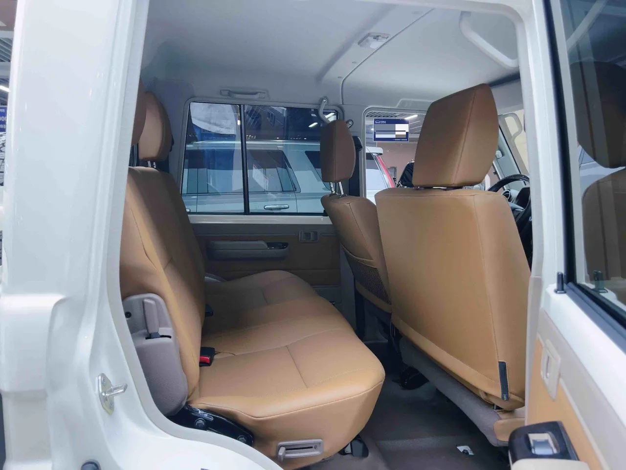 Toyota Land Cruiser (Imported) 2020 Land Cruiser 4.0 STD Middle East Manual 5