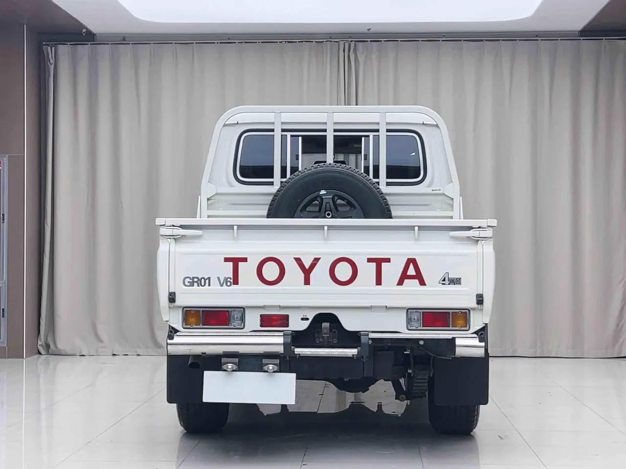 Toyota Land Cruiser (Imported) 2020 Land Cruiser 4.0 STD Middle East Manual 8