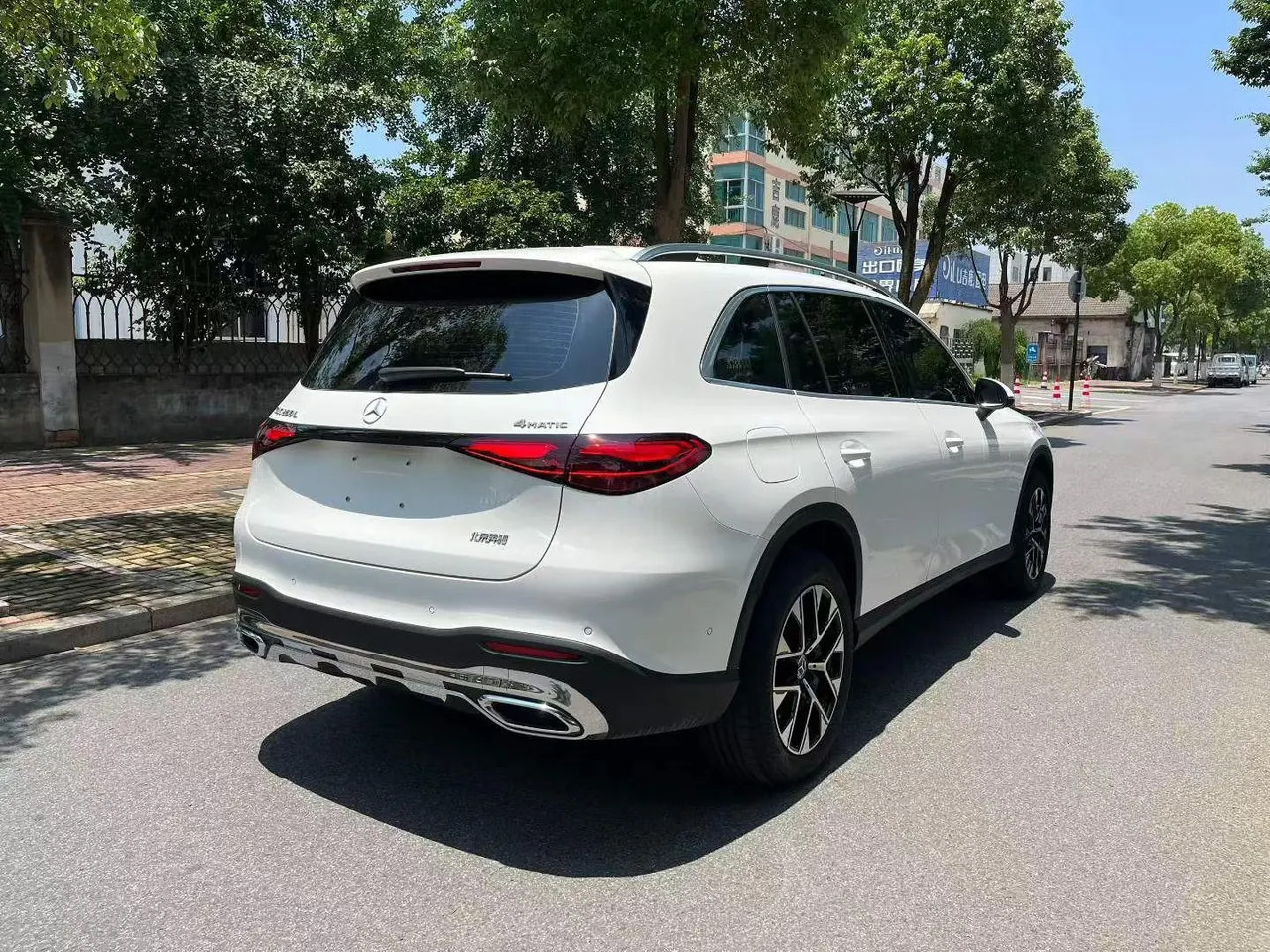 Mercedes Benz 2026 GLC 260 L 4MATIC 48V 2.0T Classic 5-seat Automatic Gear 4