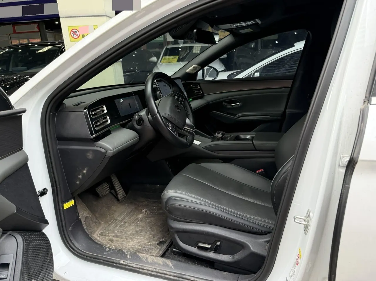 BYD 2024 Qin L DM-i 1.5 Stepless 120KM Excellent Automatic 2