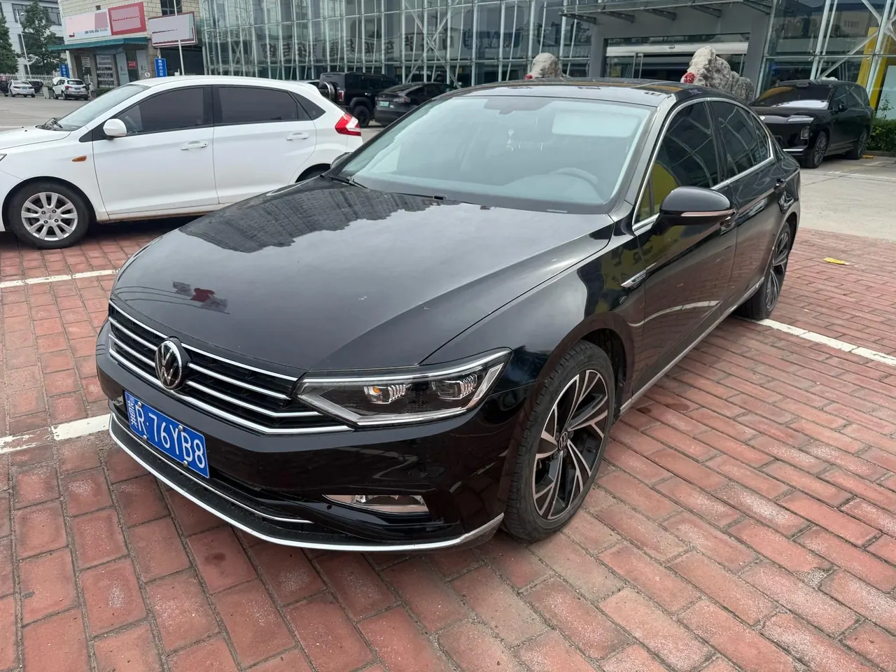 Volkswagen 2020 Magotan 2.0TSI 330TSI luxury automatic transmission - View 1