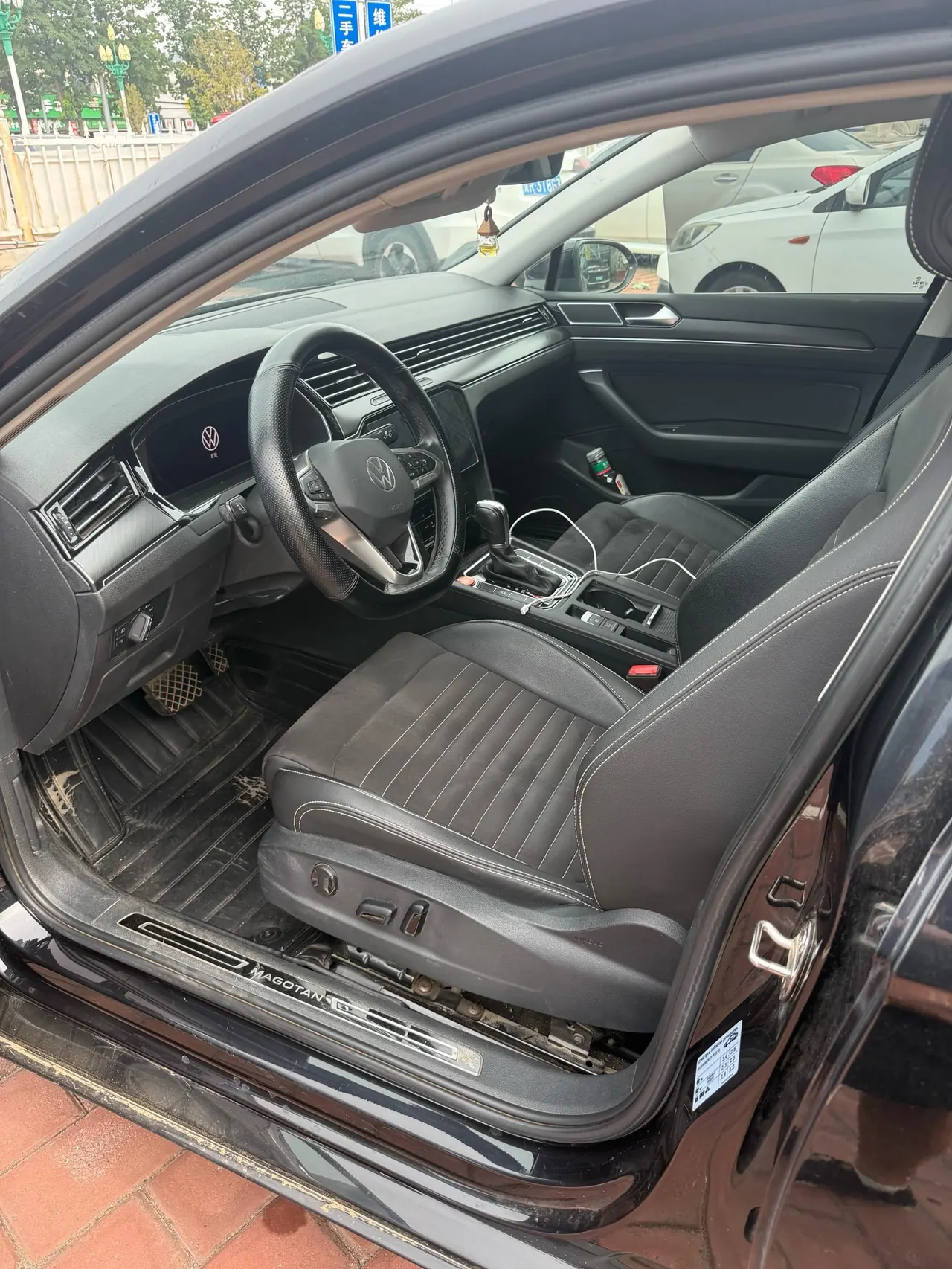 Volkswagen 2020 Magotan 2.0TSI 330TSI luxury automatic transmission 2