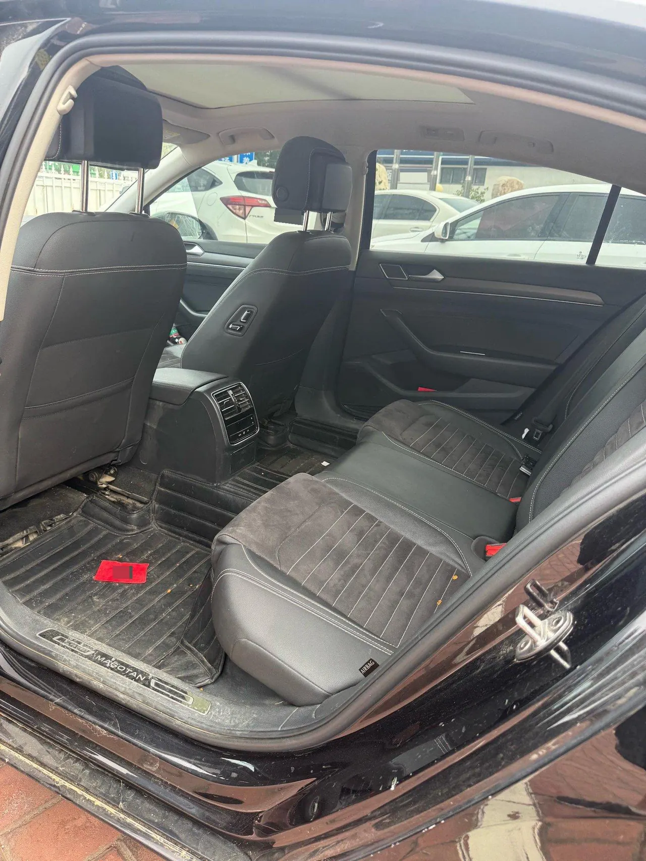 Volkswagen 2020 Magotan 2.0TSI 330TSI luxury automatic transmission 3
