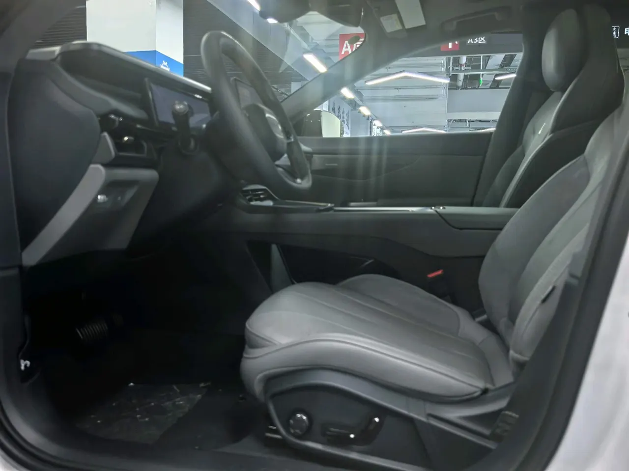 LYNK&amp;CO 2024 LYNK&amp;CO 07 EM-P 1.5T 126 Long Endurance Ultra Auto 3