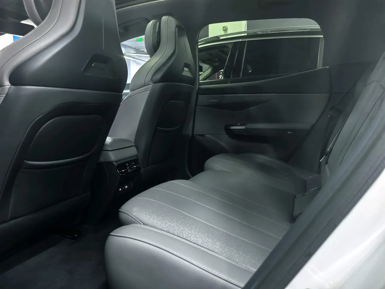 LYNK&amp;CO 2024 LYNK&amp;CO 07 EM-P 1.5T 126 Long Endurance Ultra Auto 4