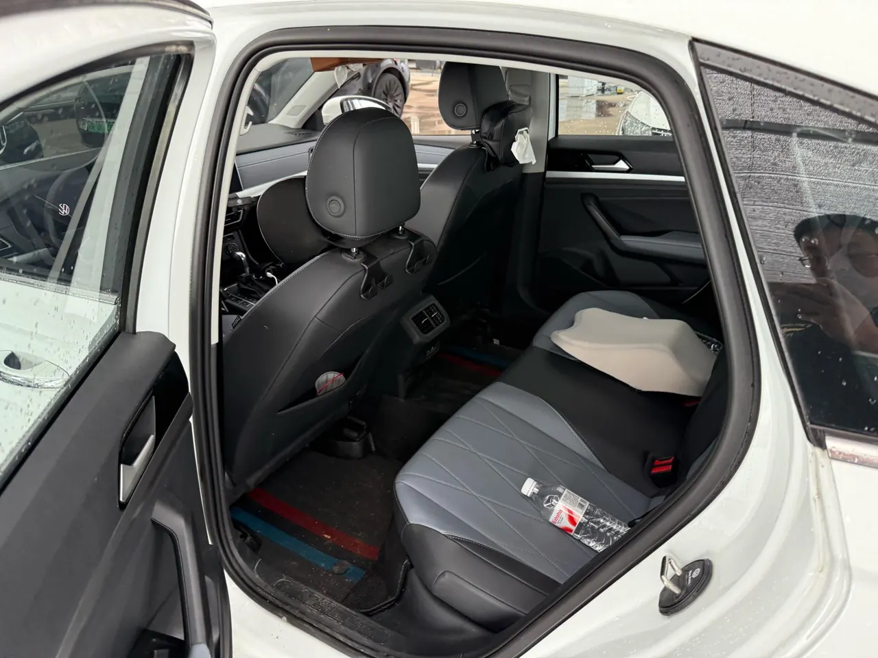 Volkswagen 2024 LaVida 1.5 5 Million Edition Automatic 3