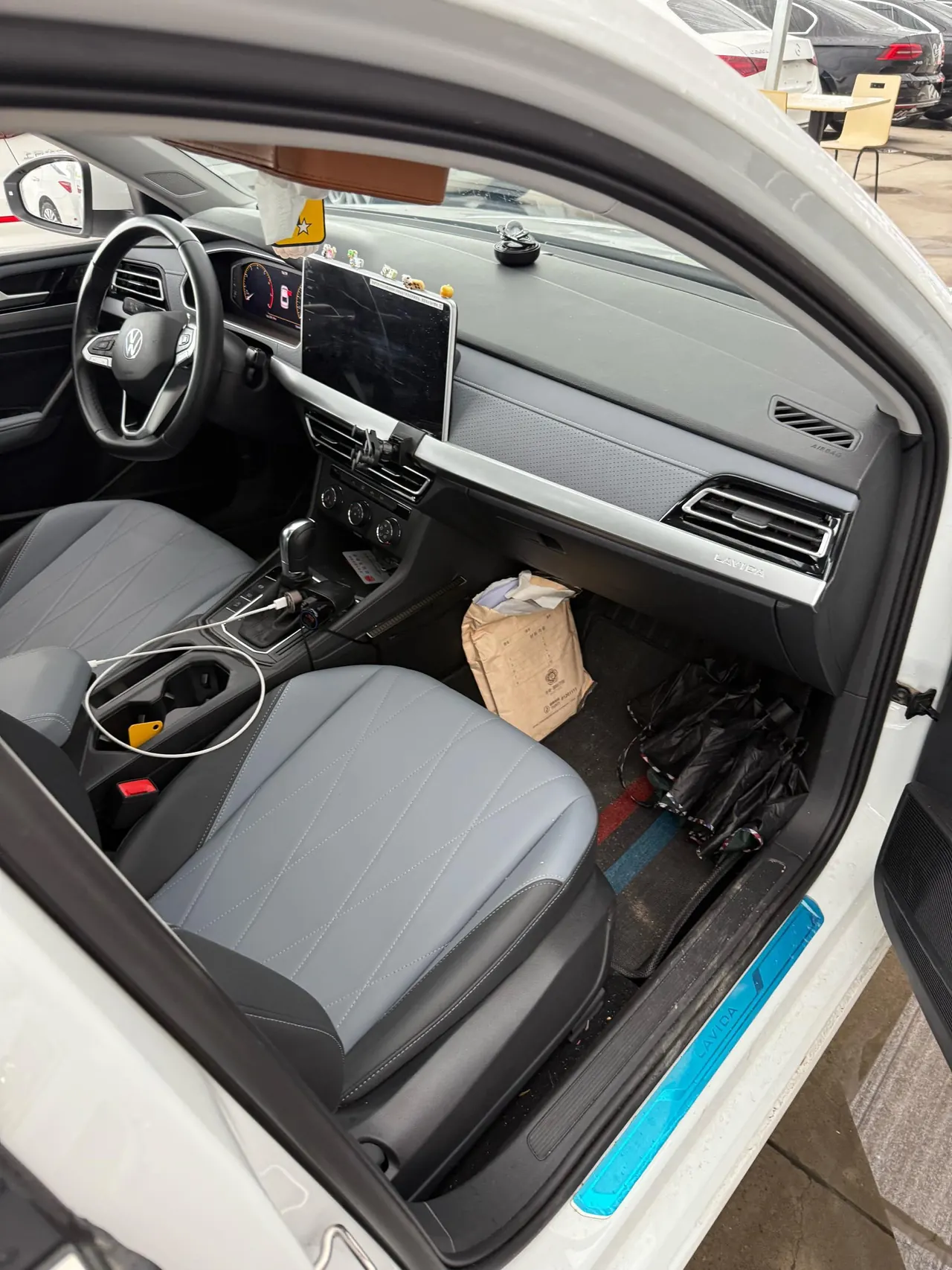 Volkswagen 2024 LaVida 1.5 5 Million Edition Automatic 5