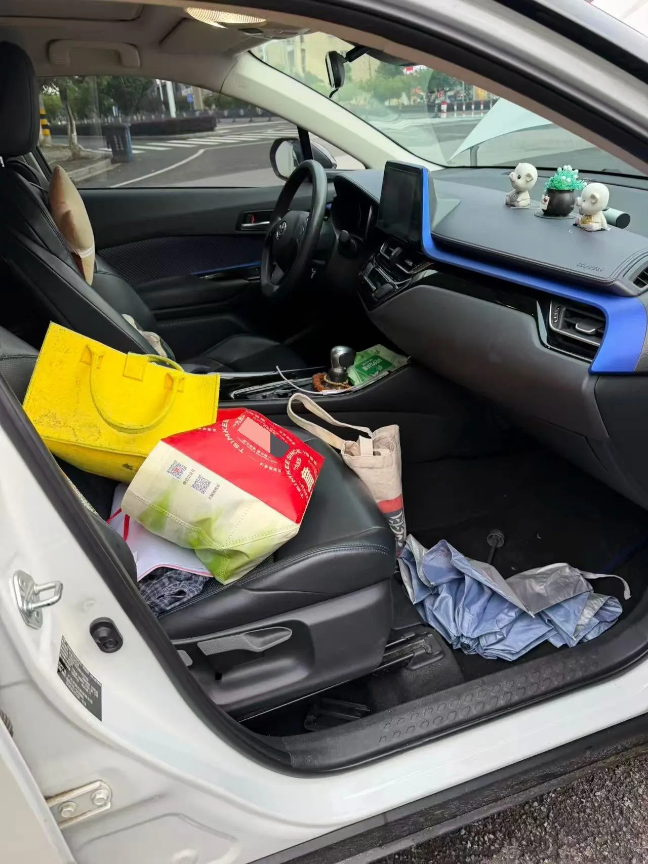 Toyota 2020 C- HR 2.0 stepless leading version of automatic gear 4