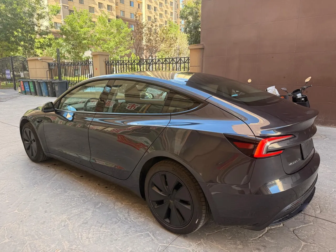 Tesla 2025 Model 3 Rear-Wheel-Drive Edition (facelift) Automatic Transmission 9