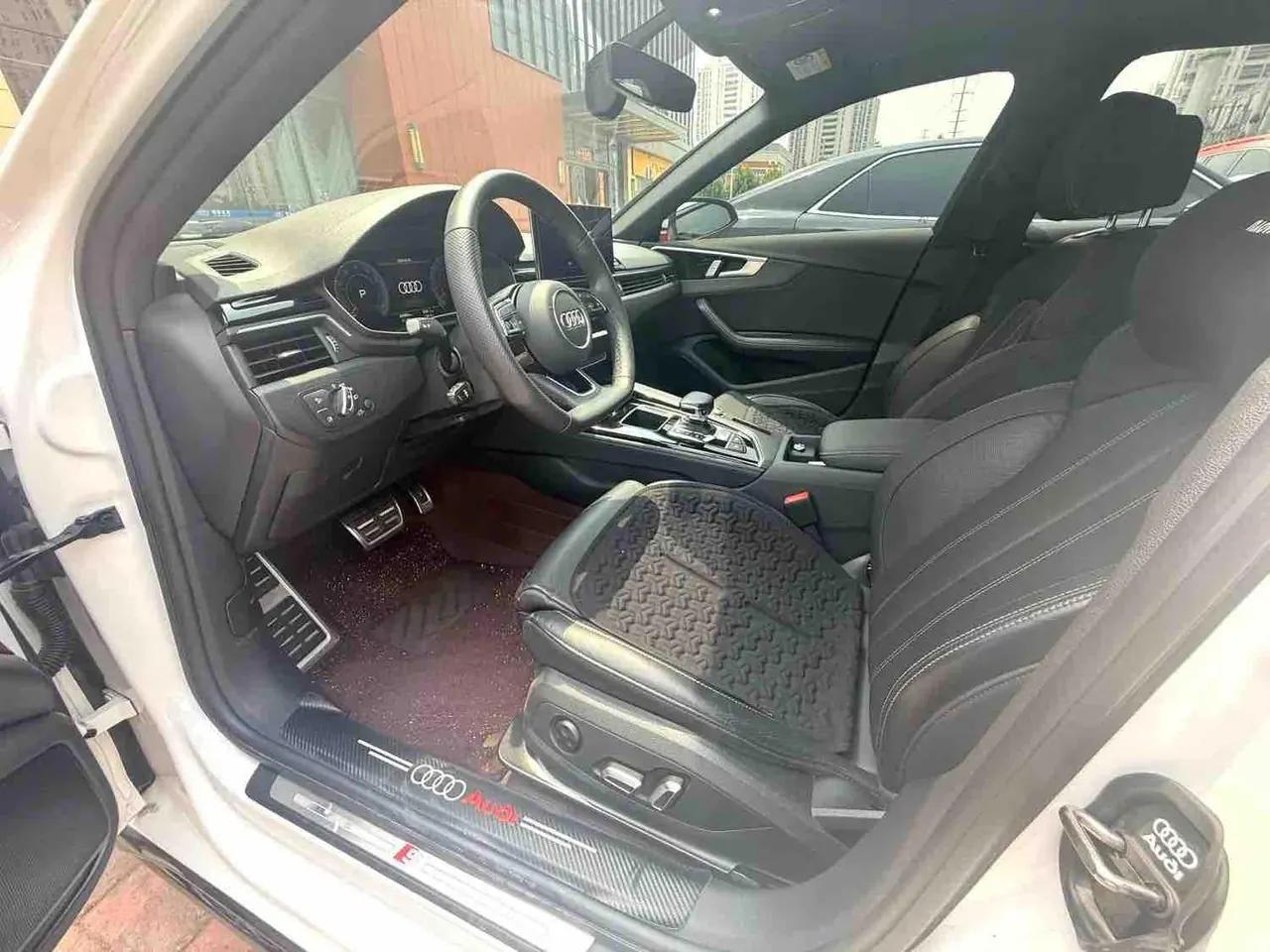 Audi 2024 A4L 2.0TFSI 40TFSI Deluxe Dynamic Automatic 2