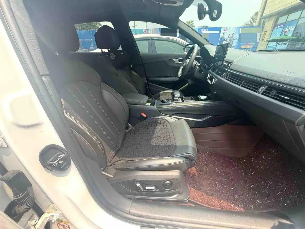 Audi 2024 A4L 2.0TFSI 40TFSI Deluxe Dynamic Automatic 3