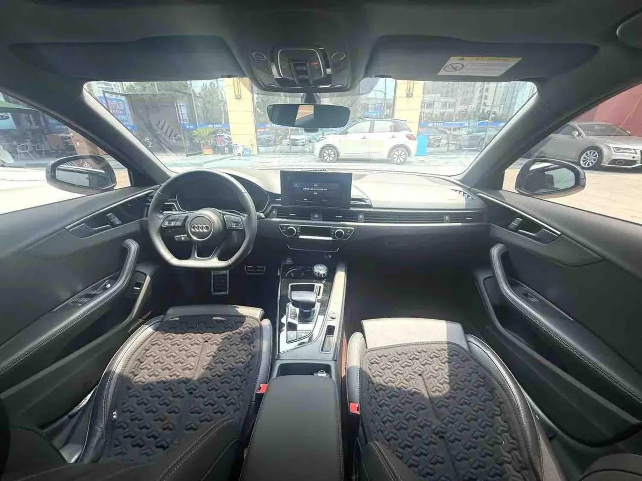 Audi 2024 A4L 2.0TFSI 40TFSI Deluxe Dynamic Automatic 4