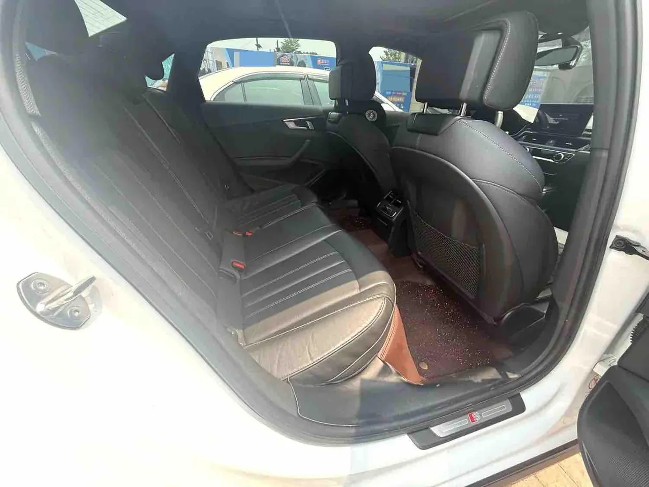 Audi 2024 A4L 2.0TFSI 40TFSI Deluxe Dynamic Automatic 5