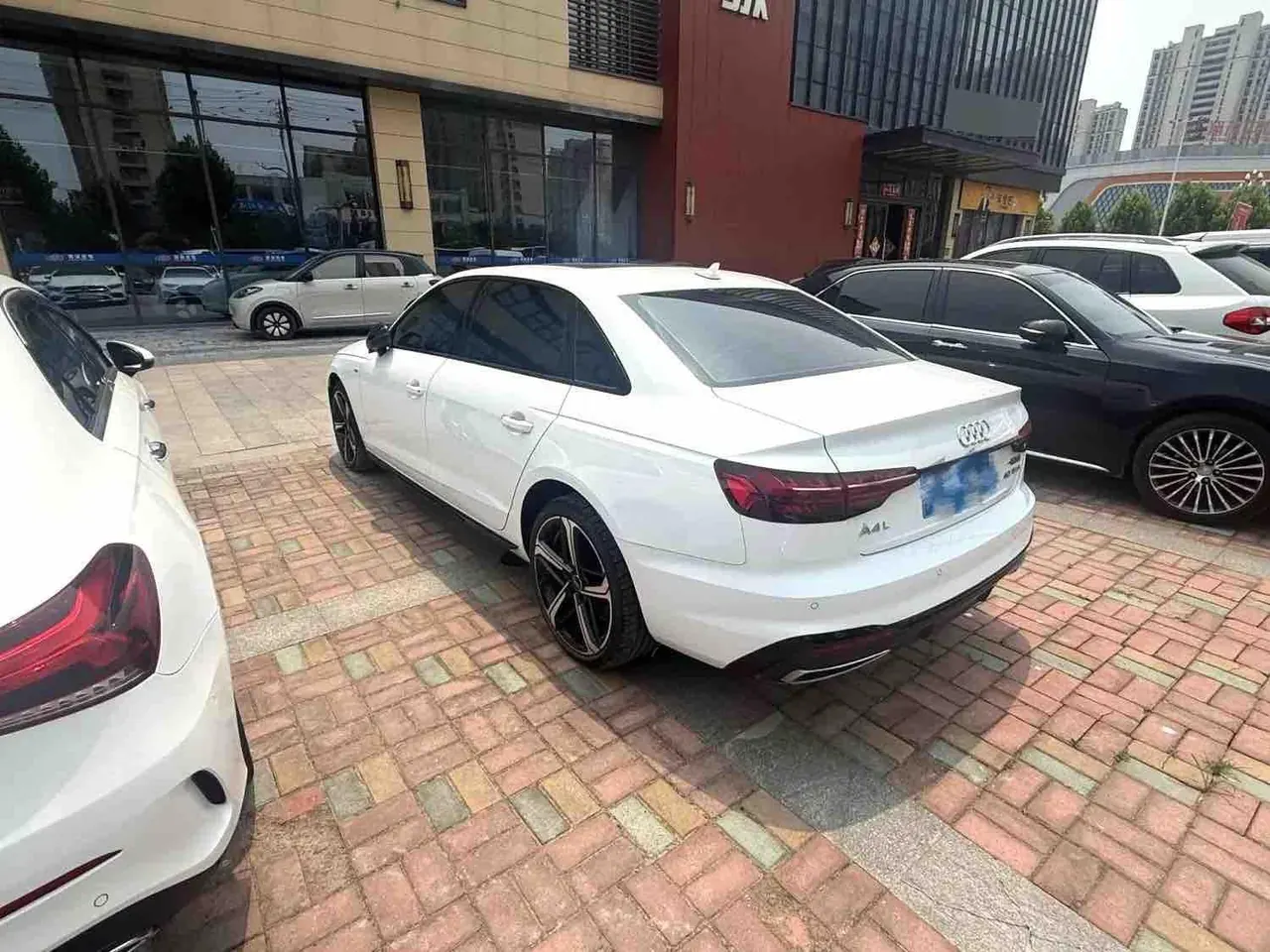 Audi 2024 A4L 2.0TFSI 40TFSI Deluxe Dynamic Automatic 8
