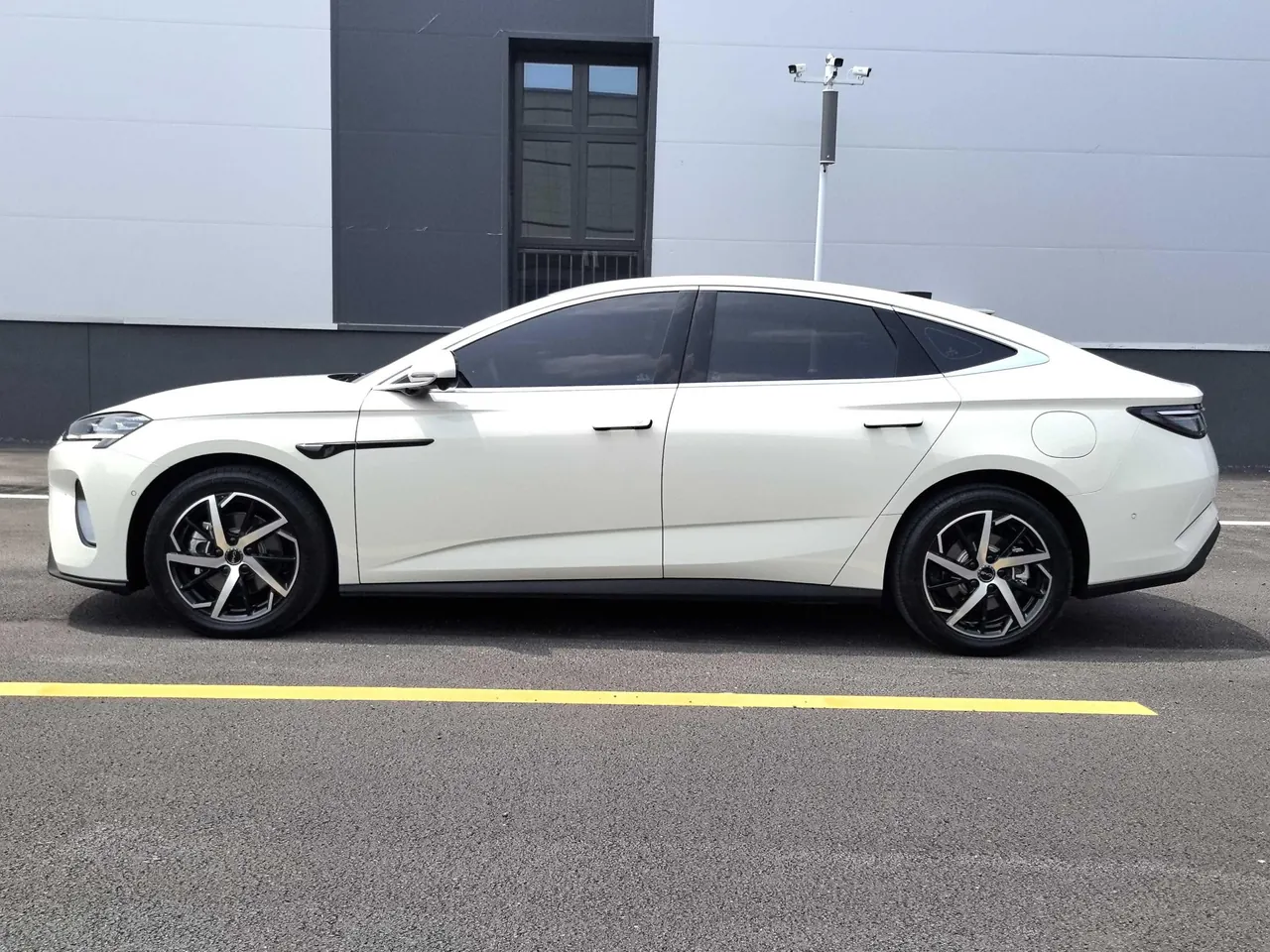 BYD 2026 Seal 07 DM-i 1.5T Stepless 230km Honorable Automatic Gear 3