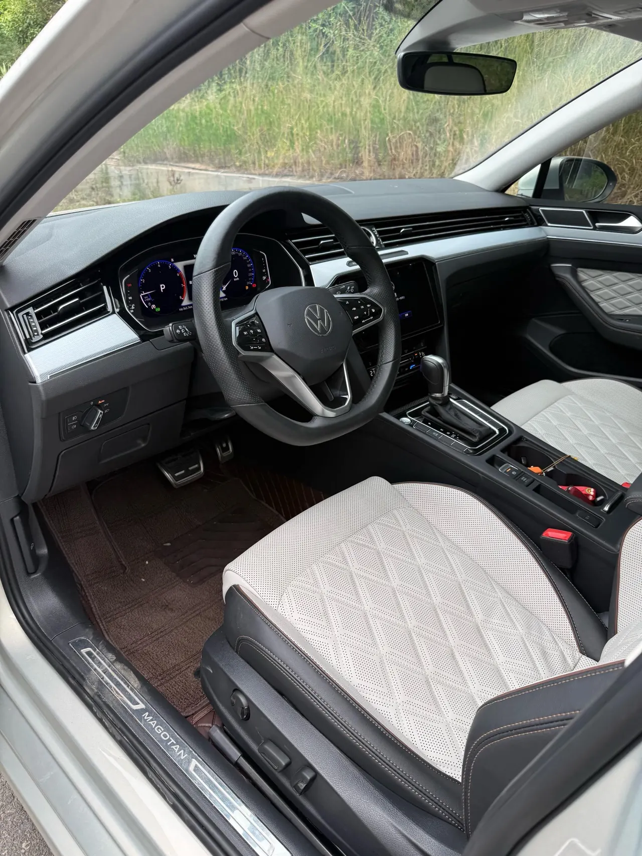Volkswagen 2024 Magotan 2.0TSI 330TSI 2 million luxury automatic gear 4
