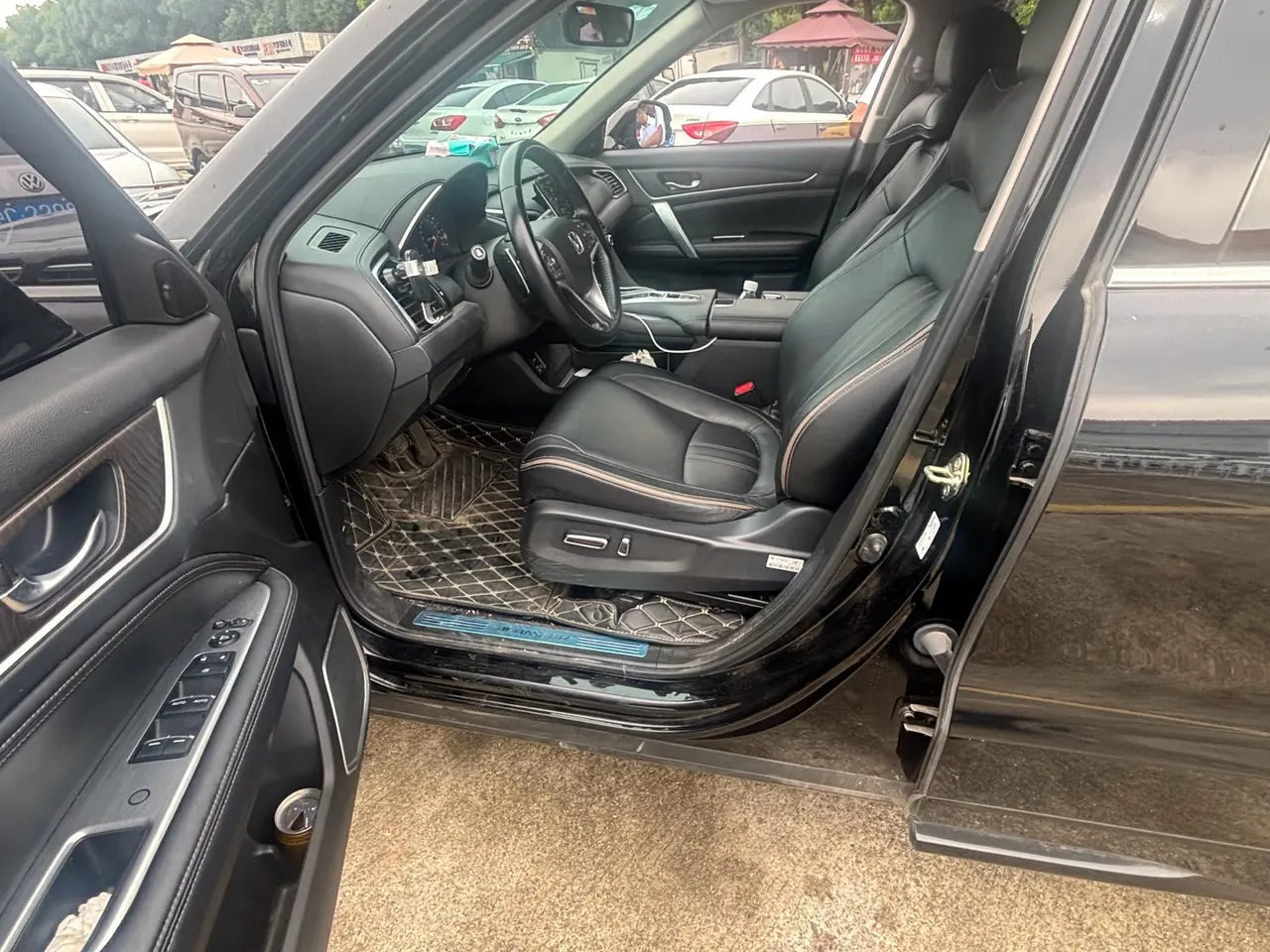 Honda 2020 Crown Road 2.0T 370TURBO Two-Drive Deluxe Automatic Gear 5