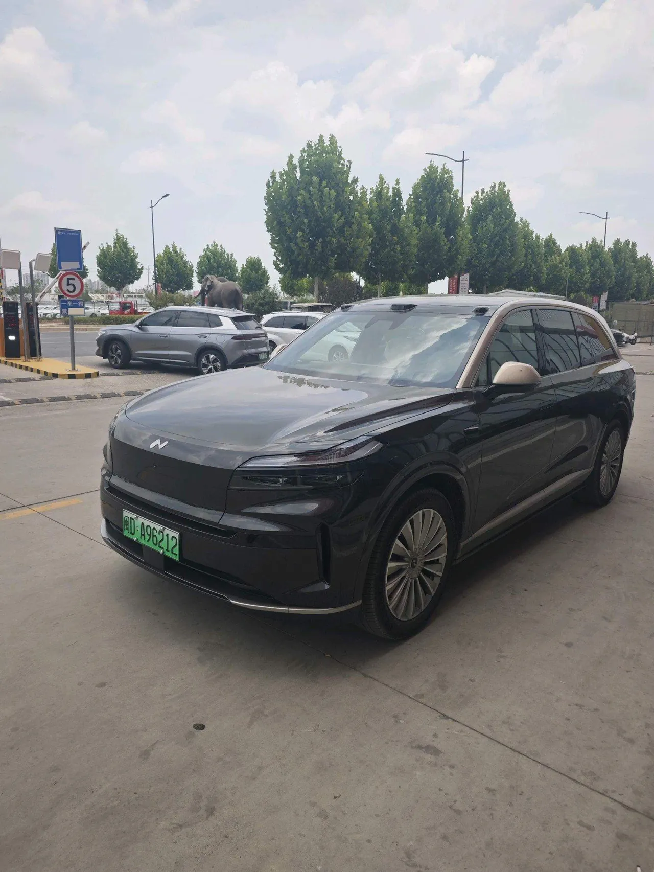 ONVO 2026 L90 Ultra six-seat automatic gear - View 1