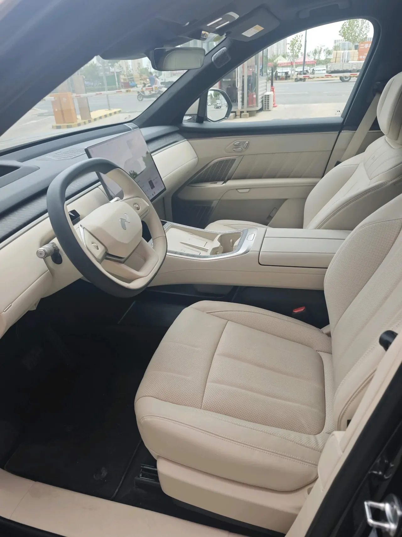 ONVO 2026 L90 Ultra six-seat automatic gear 4