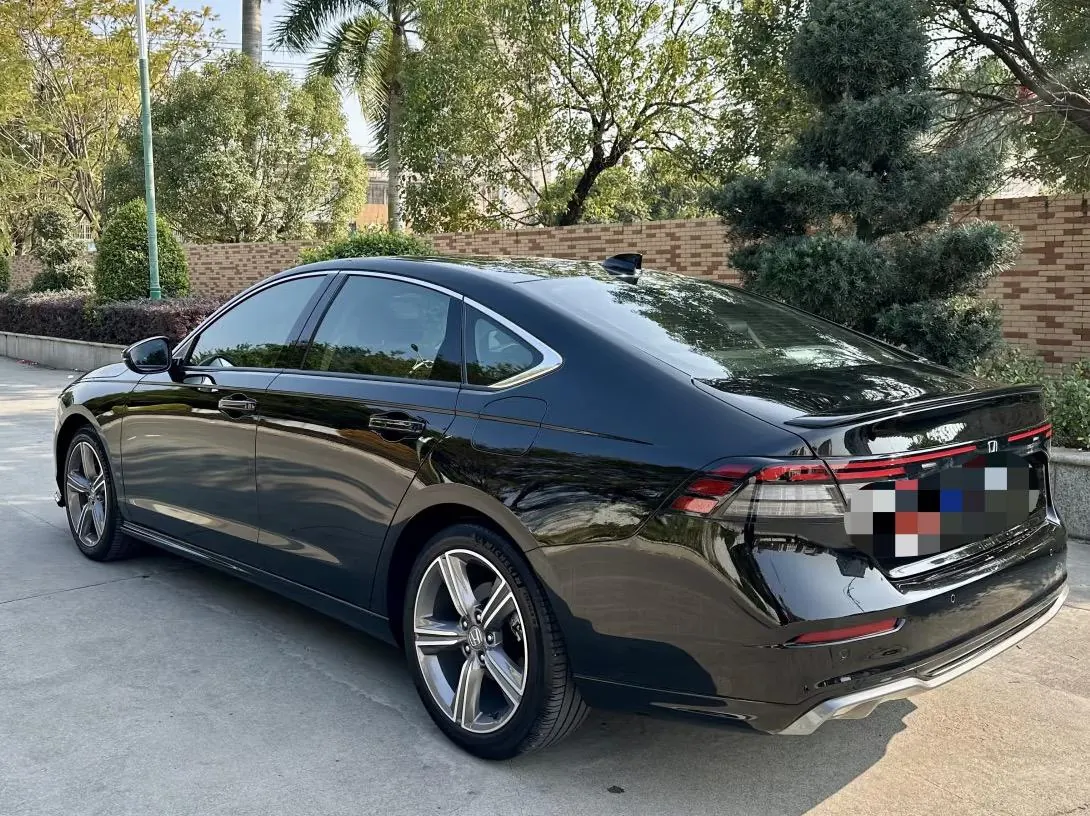 Honda 2023 11th Generation Accord 1.5T Stepless 260TURBO Excellent Automatic Gear 3