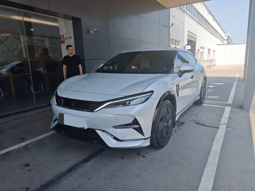 BYD 2024 Song L EV 550km Excellent Automatic Gear - View 1