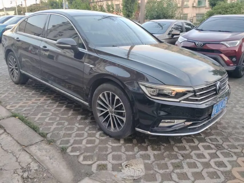 Volkswagen 2020 Magotan 2.0TSI 330TSI luxury automatic transmission 3