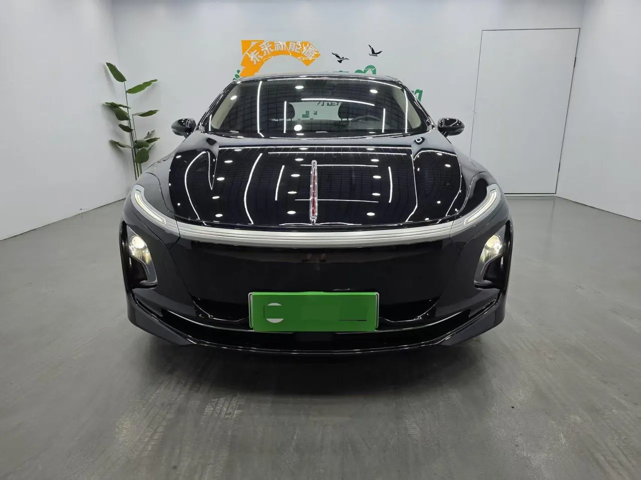 HongQi 2025 E-QM 5 500km Travel Edition Automatic Gear 2