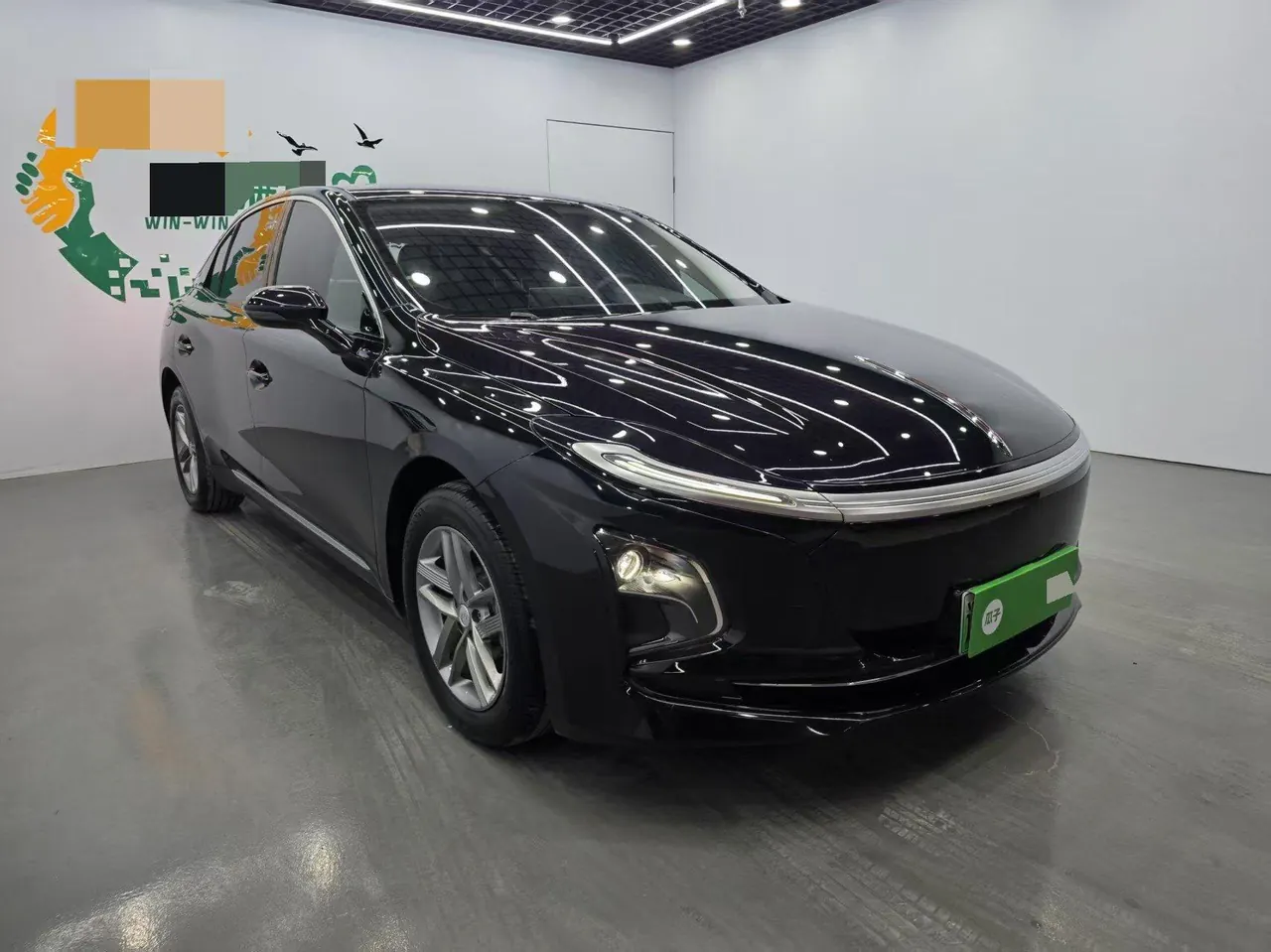 HongQi 2025 E-QM 5 500km Travel Edition Automatic Gear 3
