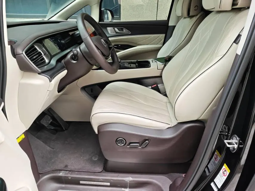 Denza 2024 Denza D9 DM-i 1.5T Stepless 980 Four-wheel Drive Honorable Automatic Gear 3