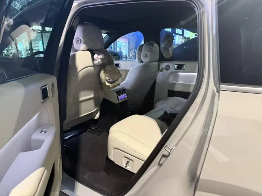 Li 2025 L6 Max Intelligent Rejuvenation New Edition Automatic Gear 3