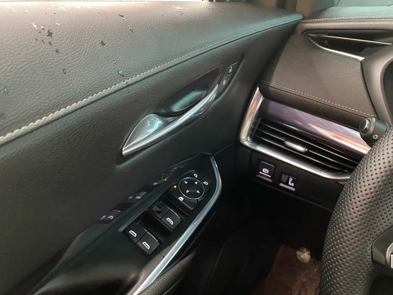 Cadillac 2021 XT4 2.0T 28T Two-Drive Technical Automatic Gear 10