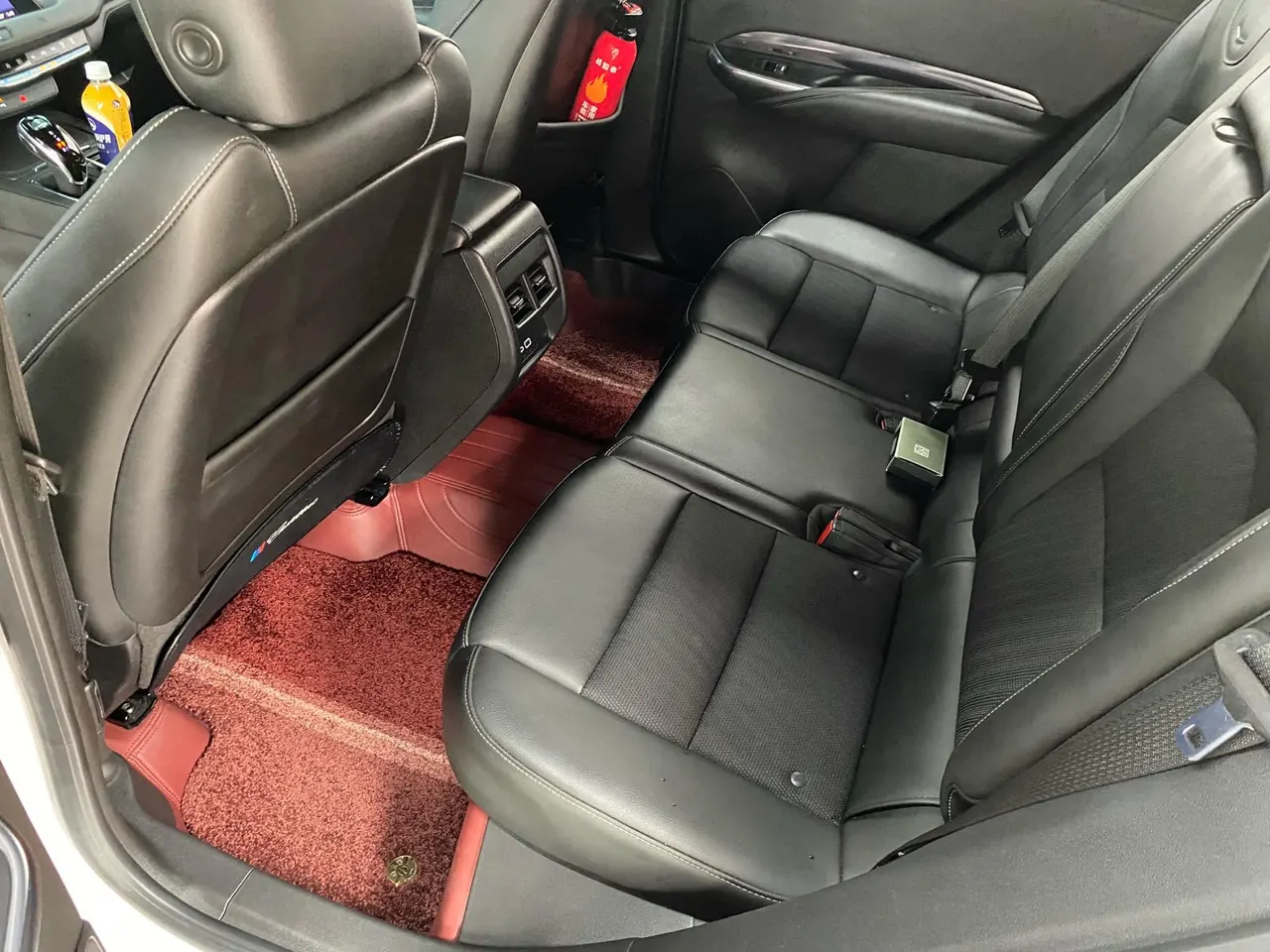 Cadillac 2021 XT4 2.0T 28T Two-Drive Technical Automatic Gear 3