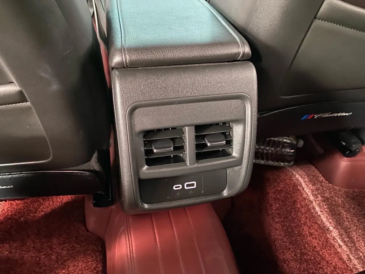 Cadillac 2021 XT4 2.0T 28T Two-Drive Technical Automatic Gear 5