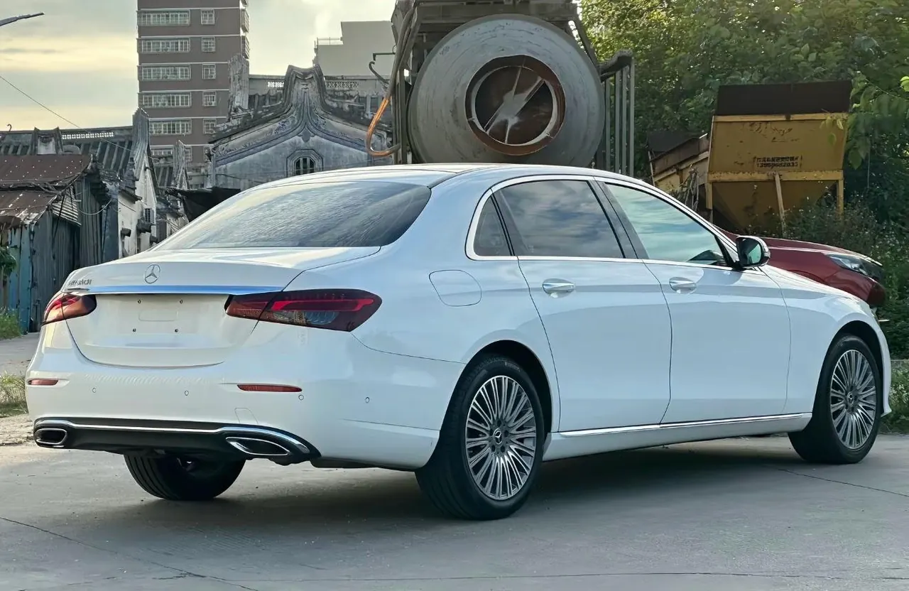 Mercedes Benz E Class 2022 E 300 L 2.0T Fashion (Change 2) Automatic Gear 3
