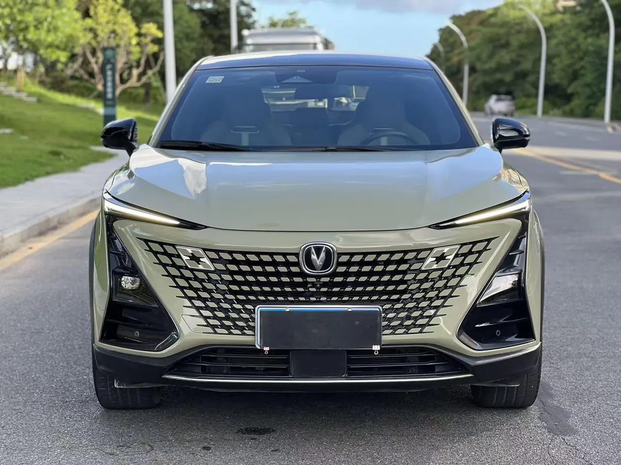ChangAn 2022 UNI-T 1.5T honorable automatic gear 2