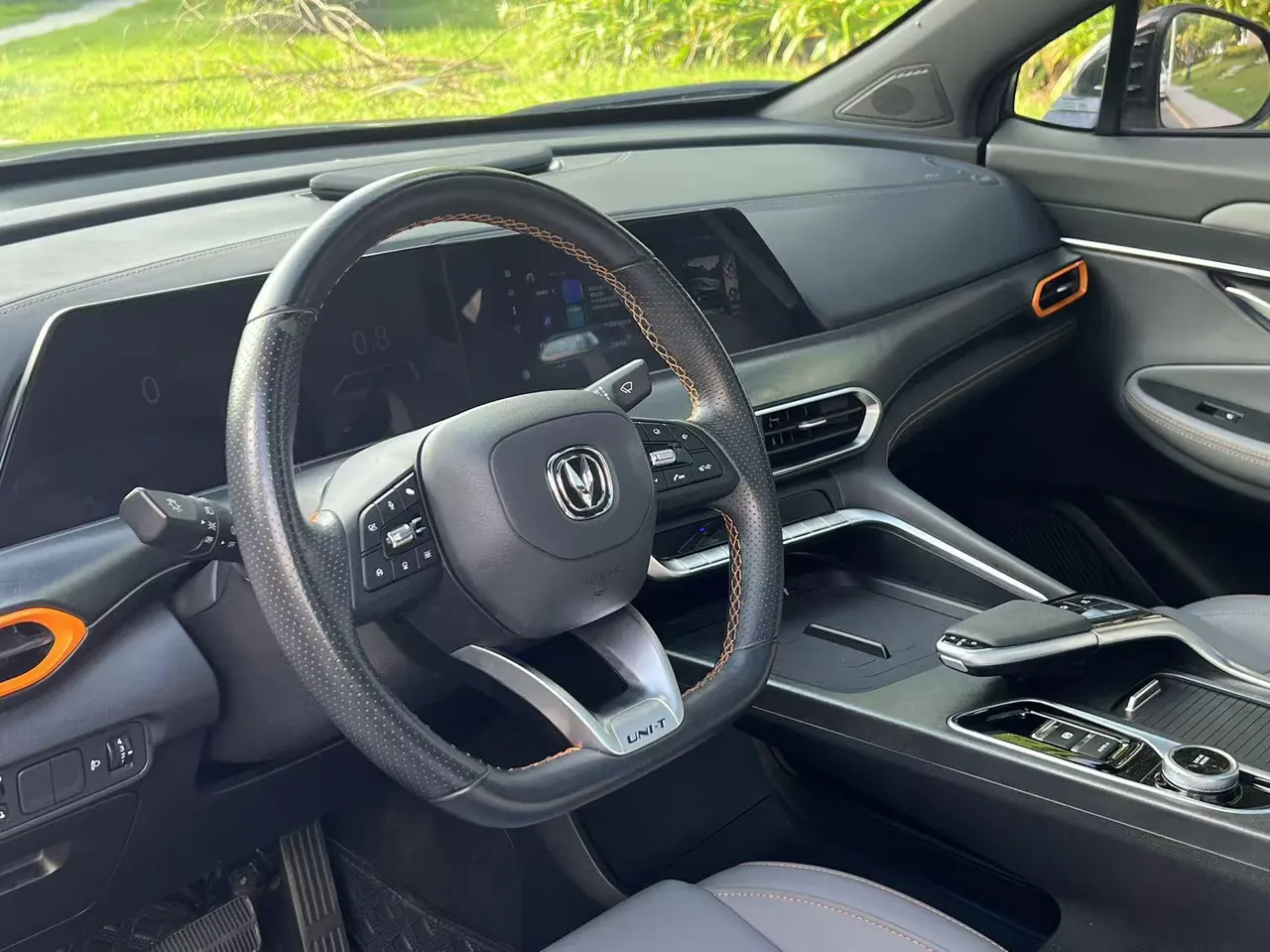 ChangAn 2022 UNI-T 1.5T honorable automatic gear 6