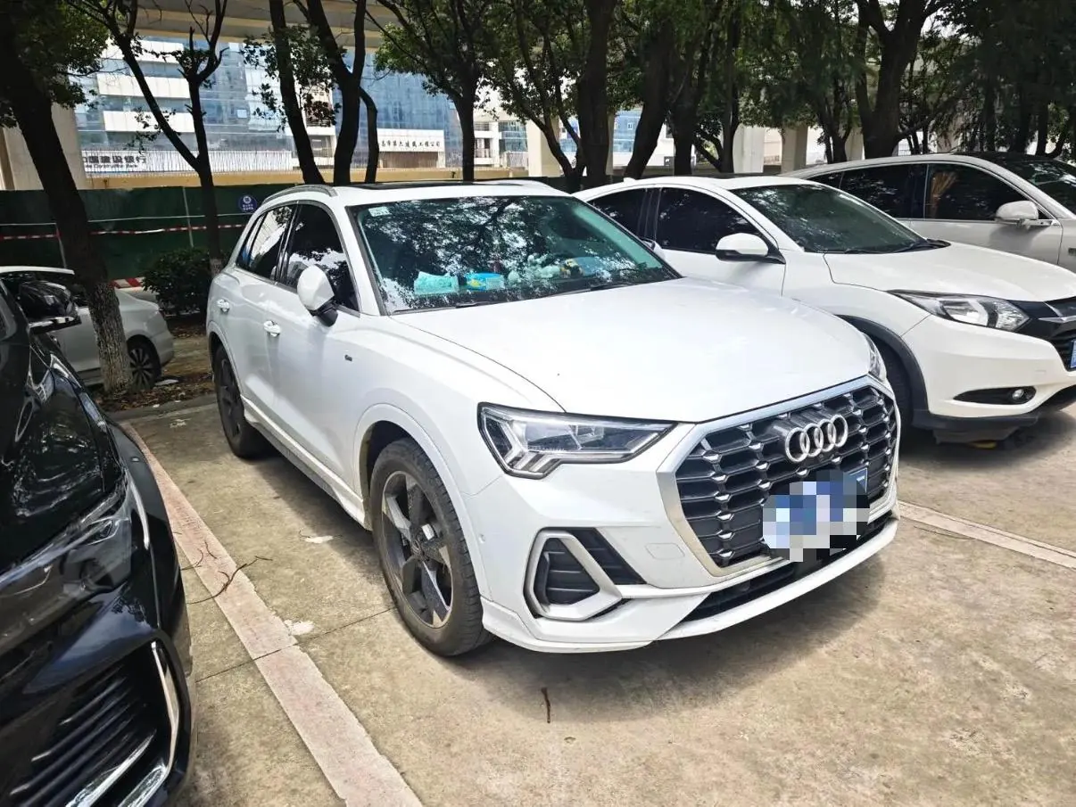 Audi 2021 Q3 1.4TFSI 35TFSI Fashion Dynamic Automatic 3