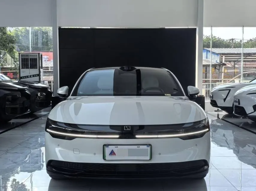 打开图片灯箱:Zeekr 2025 Zeekr 007 Long Endurance Rear Drive Smart Driving Edition 100kWh Automatic Transmission