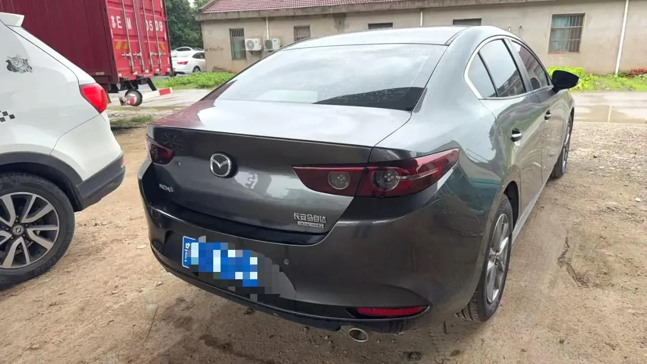 Mazda 3 Angkesaila 2022 Mazda 3 Angkesaila-sedan 2.0 quality automatic transmission 3