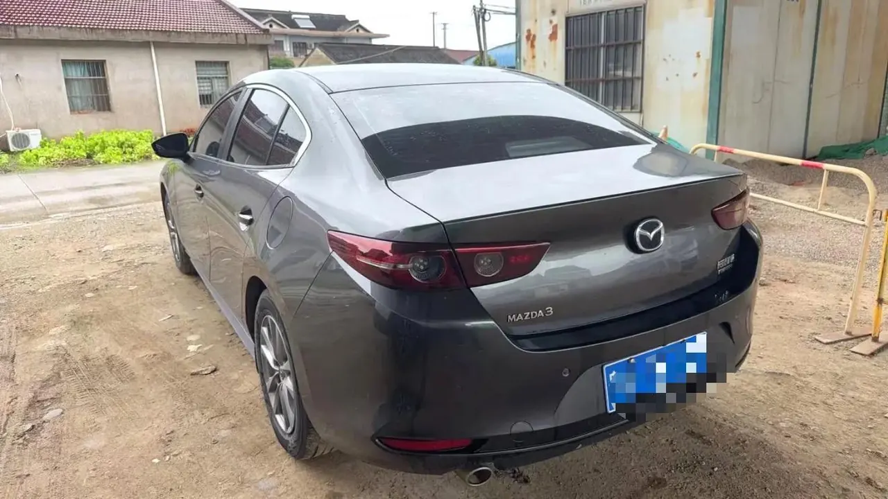 Mazda 3 Angkesaila 2022 Mazda 3 Angkesaila-sedan 2.0 quality automatic transmission 4
