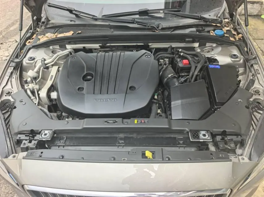 Volvo 2022 S60 48V 2.0T B4 Zhiyuan Deluxe Edition Automatic Gear 13
