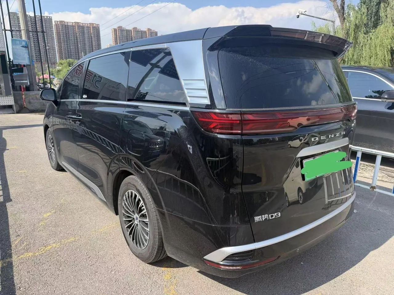Denza 2022 Denza D9 DM-i 1.5T stepless 1040 distinguished automatic gear 3