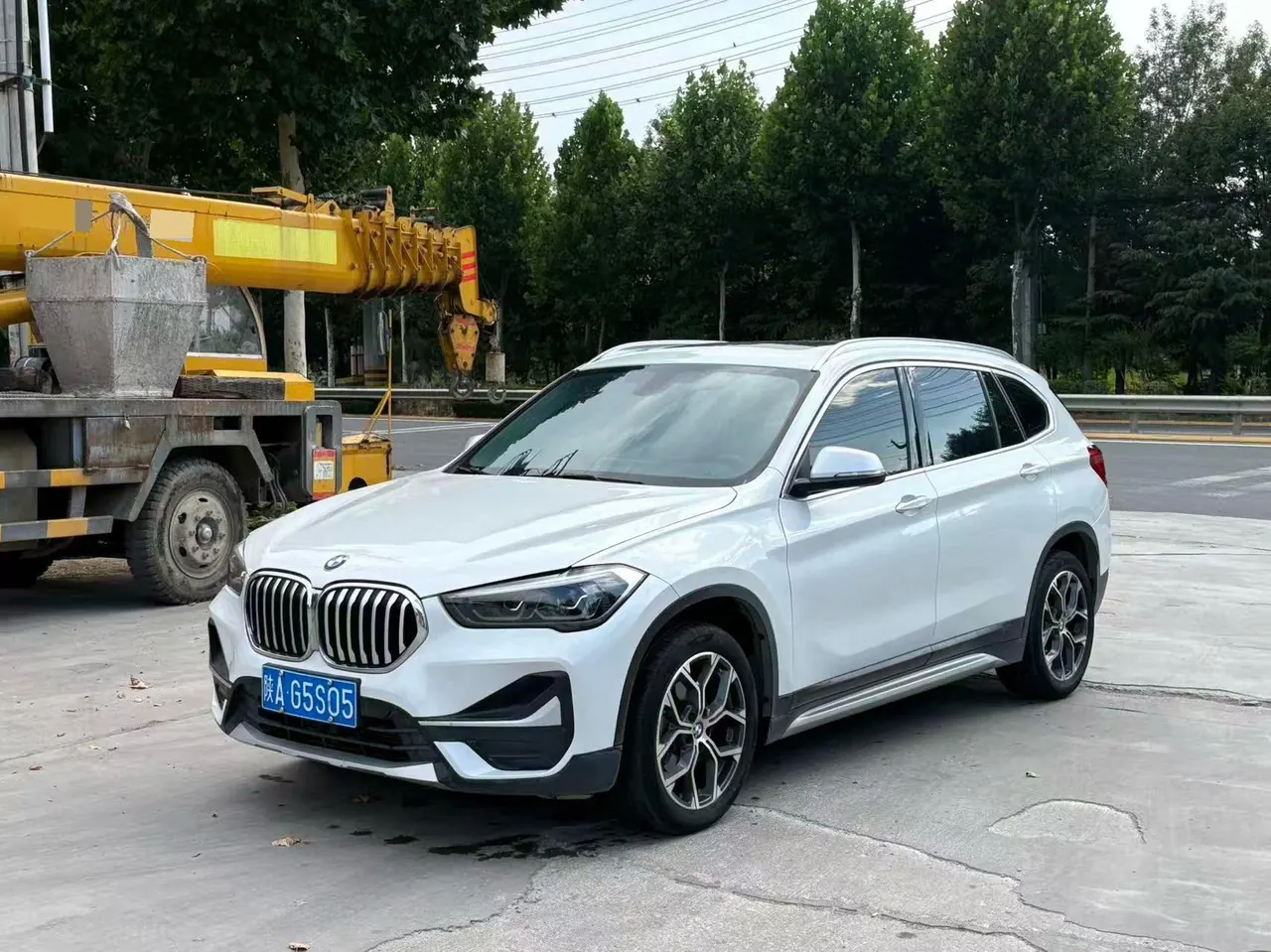BMW 2022 X1 sDrive20Li 1.5T fashion automatic gear - View 1