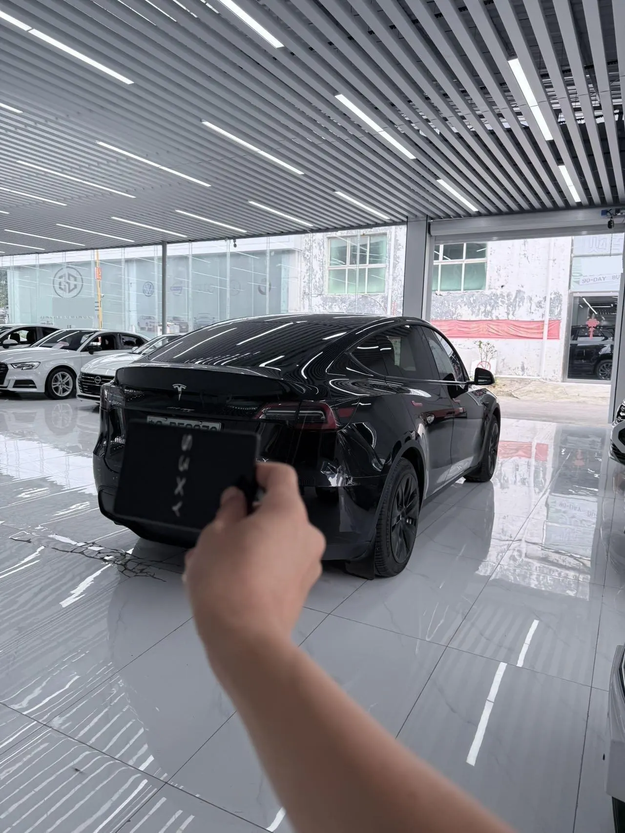 Tesla 2022 Model Y rear-wheel drive version (facelift) automatic gear 2