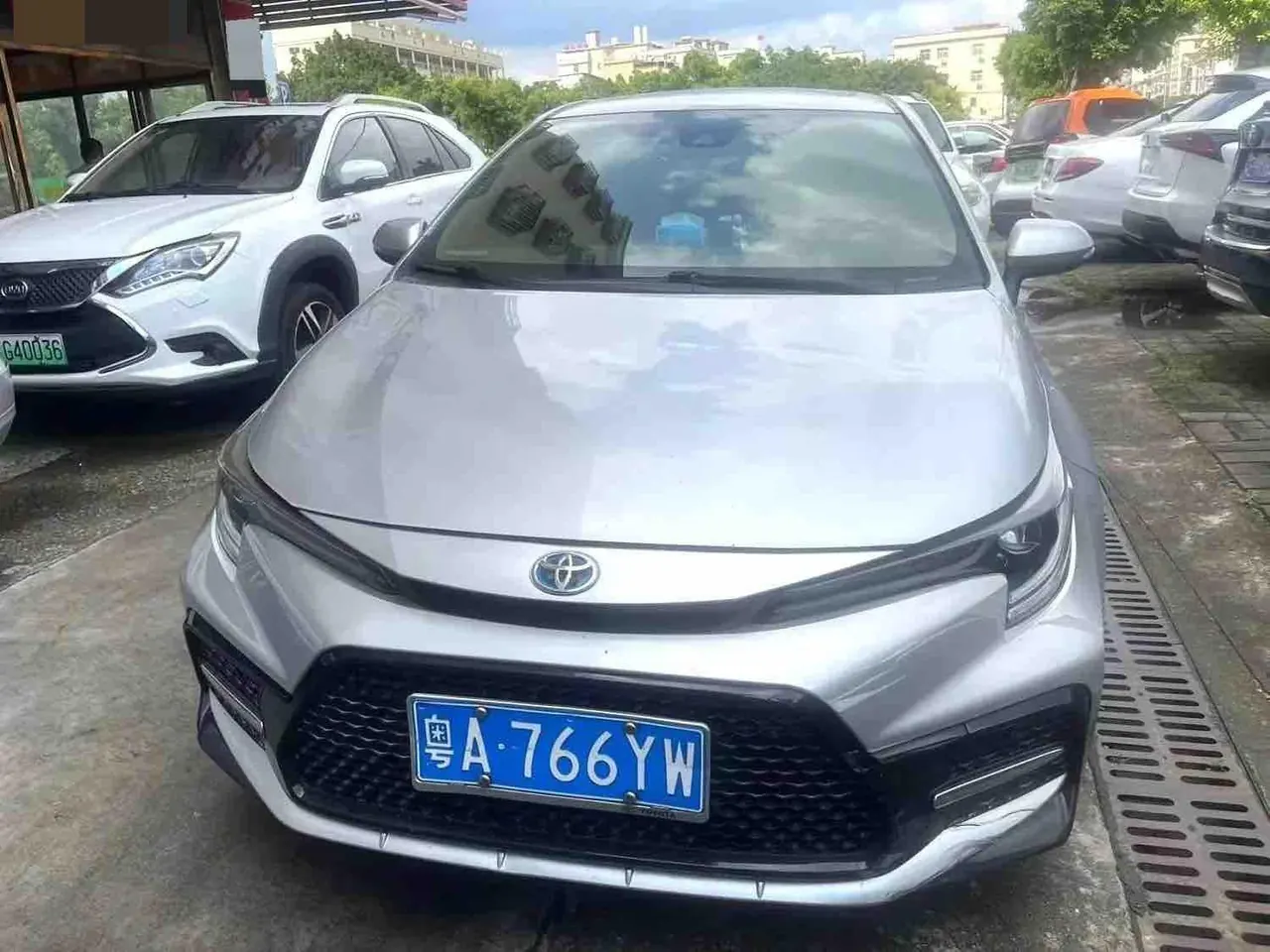 Toyota 2021 Lei Ling Shuangqing 1.8H Stepless Leading Edition Automatic Gear 2