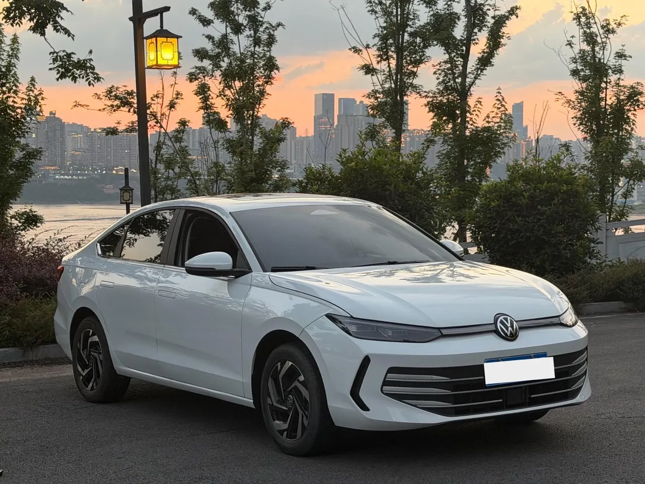 Volkswagen 2026 Lavida Pro 1.5 6 Million Edition Automatic Gear 3