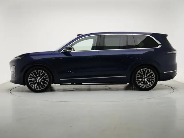 Open image lightbox: ChangAn Deepal 2025 S09 four-wheel drive Ultra high-fixed automatic gear